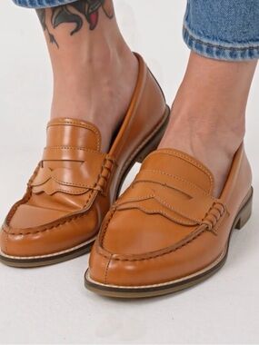 🍂 NWT Gap Cognac Leather Penny Loafers Cozy Light Academia Chic
